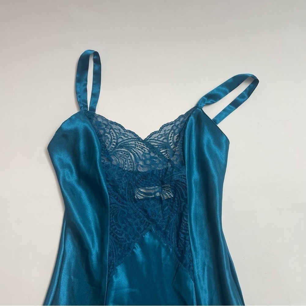 VINTAGE VICTORIA’S SECRET teal slip with high slit - Picture 8 of 9